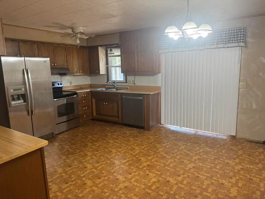 125 E Pennell Street, Bolivar, MO 65613 - #3