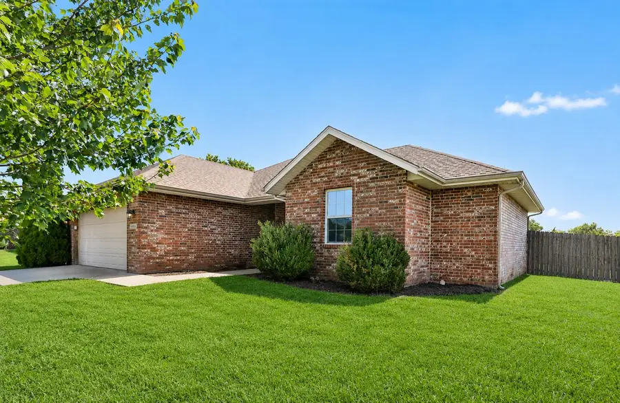 1260 S Strasbourg Avenue, Springfield, MO 65802 - #2