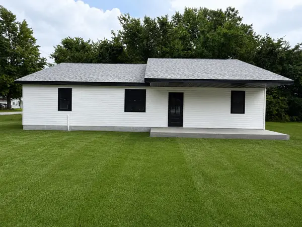 902 Walnut Street, Lamar, MO 64759