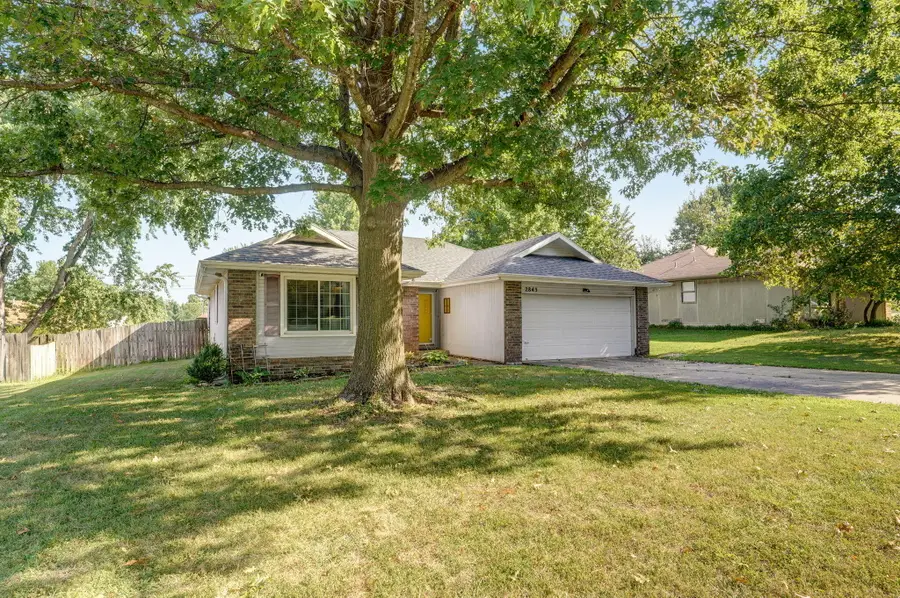 2843 W Primrose Lane, Springfield, MO 65807 - #2