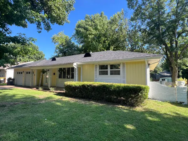 1262 E Downing Street, Springfield, MO 65804