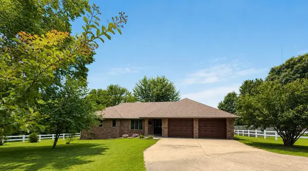 1501 Woodland Circle, Mountain Grove, MO 65711