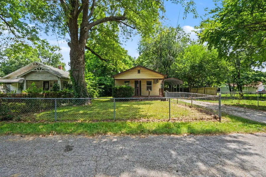 2434 N Pickwick Avenue, Springfield, MO 65803 - #2