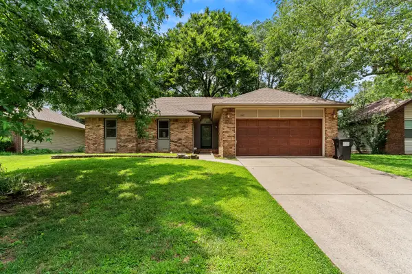3497 S Meadowlark Avenue, Springfield, MO 65807