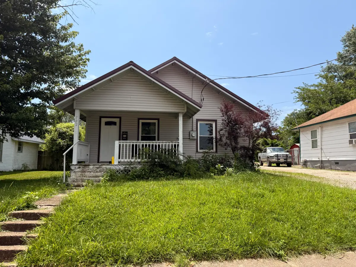 702 W 1st Street, Mountain Grove, MO 65711 - #1