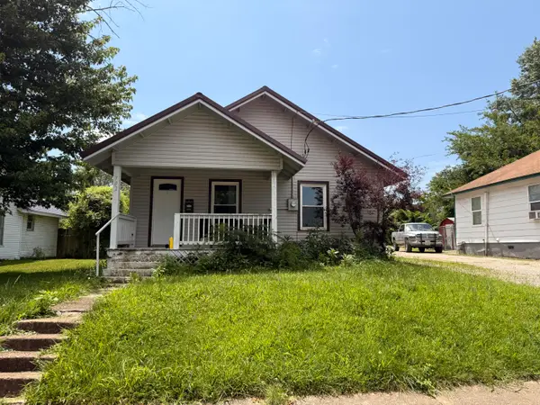 702 W 1st Street, Mountain Grove, MO 65711