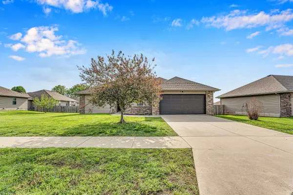 1054 S Tanner Drive, Springfield, MO 65802