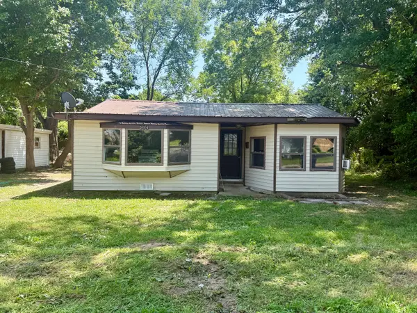 304 Ozark Street, Houston, MO 65483