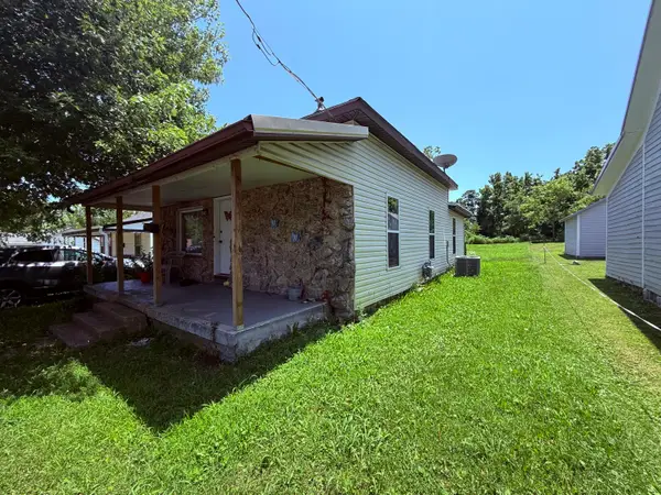 218 E South Street, Mountain Grove, MO 65711