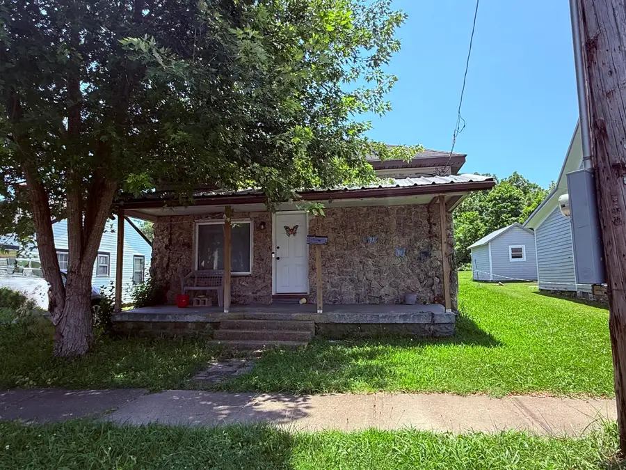 218 E South Street, Mountain Grove, MO 65711 - #2