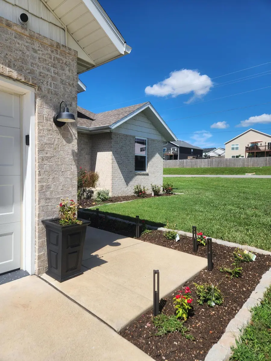 1099 E Lakota Street, Nixa, MO 65714 - #3