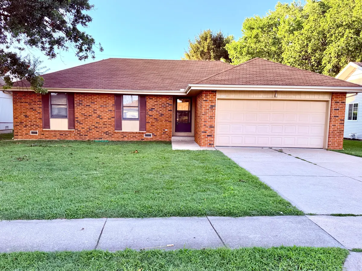 1141 E Cambridge Street, Springfield, MO 65807 - #1