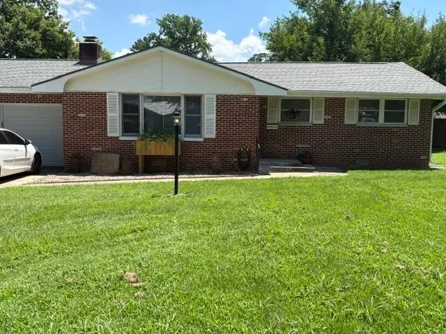 1404 S Madison Avenue, Aurora, MO 65605 - #2