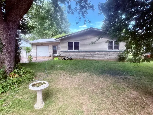 509 S Randel Street, Mountain Grove, MO 65711