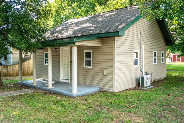 1009 W Cass Avenue, West Plains, MO 65775