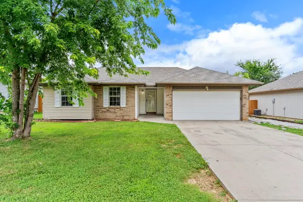 4247 W Somerset Drive, Battlefield, MO 65619