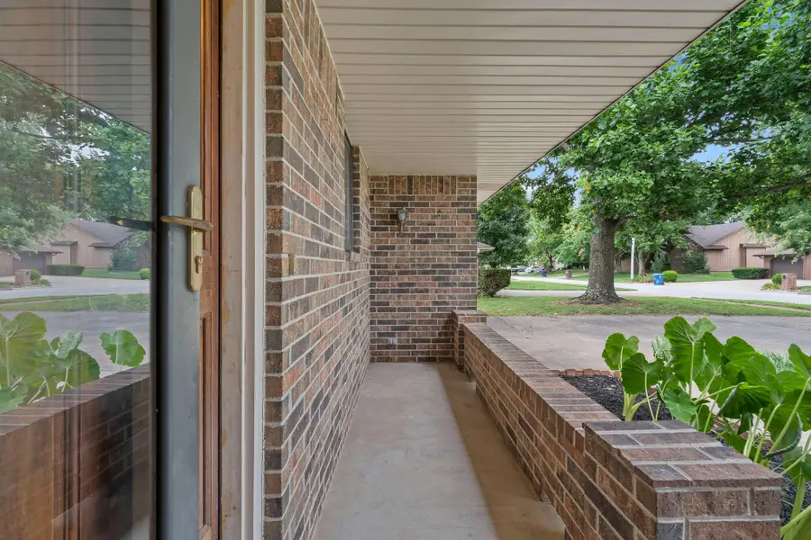 2119 W Nottingham Street, Springfield, MO 65810 - #3