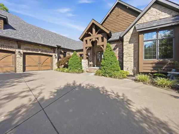 3142 W Cedarbluff Drive, Springfield, MO 65810