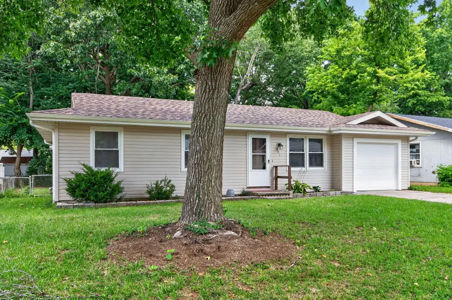 201 S Meadowview Avenue, Springfield, MO 65802 - #3