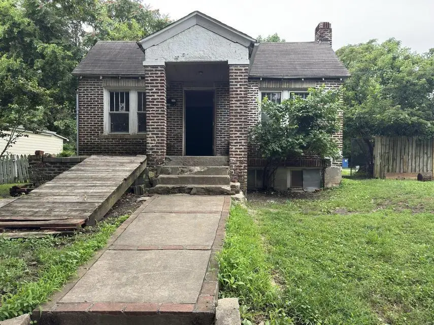 1013 N Lyon Avenue, Springfield, MO 65802 - #1