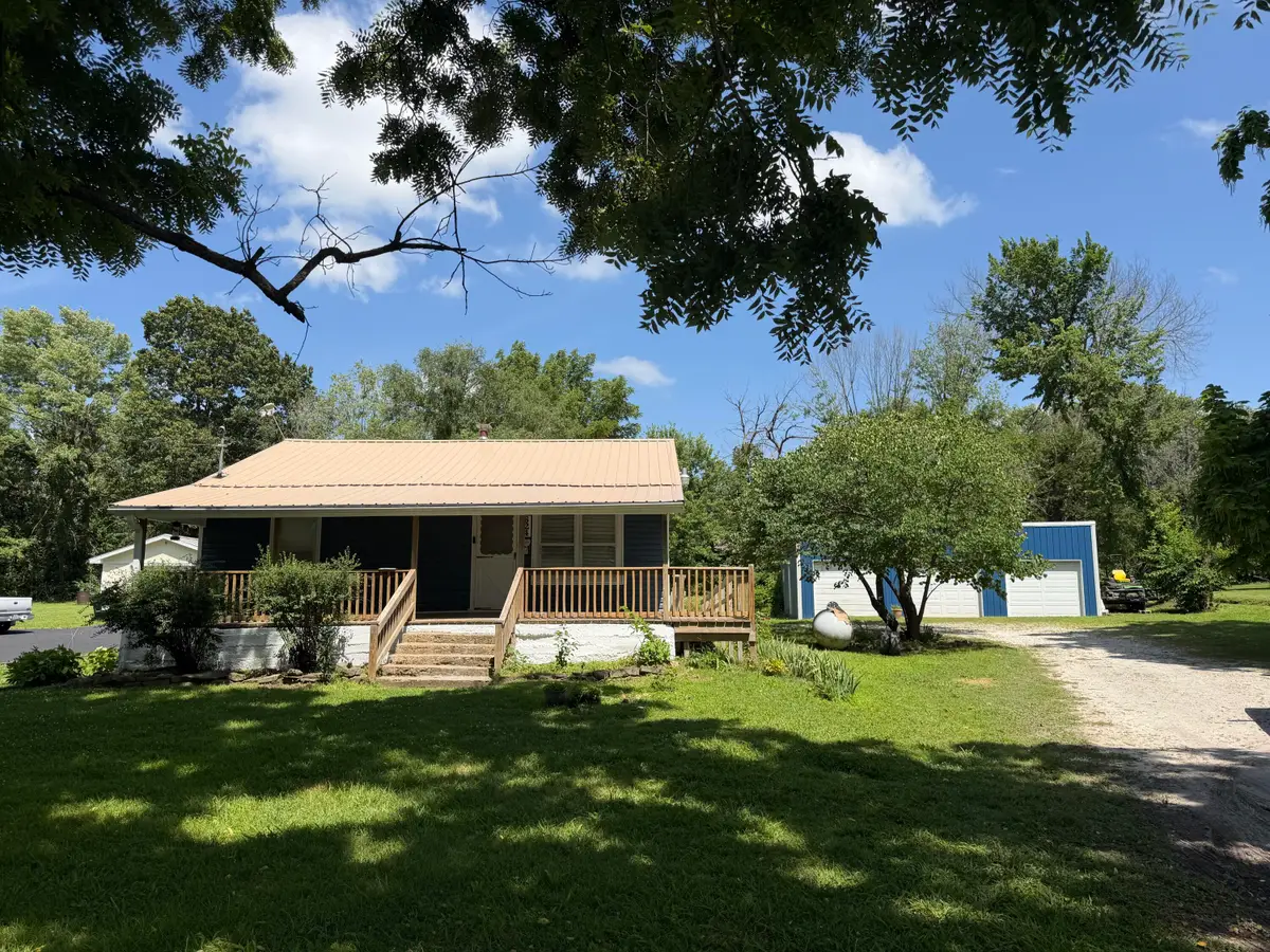 624 N Oakland Avenue, Bolivar, MO 65613 - #1