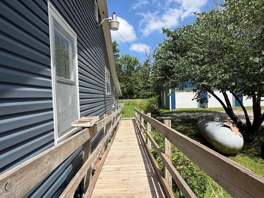 624 N Oakland Avenue, Bolivar, MO 65613 - #3