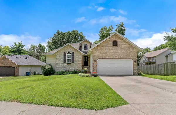 1212 W Merlin Drive, Ozark, MO 65721