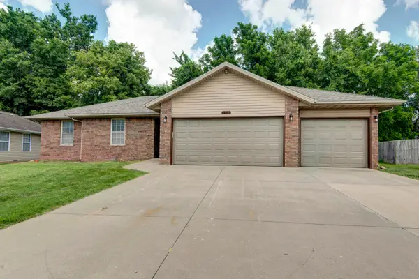 4499 W Nicholas Street, Springfield, MO 65802