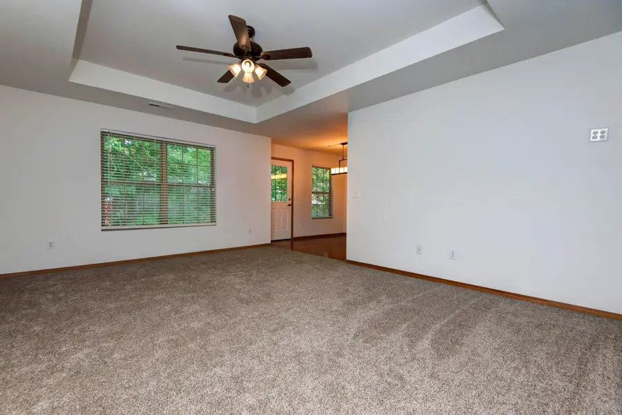 4499 W Nicholas Street, Springfield, MO 65802 - #2