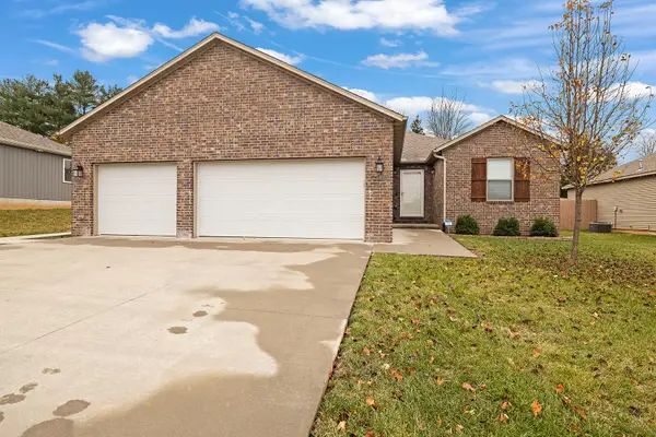 2610 W Colton Avenue, Ozark, MO 65721