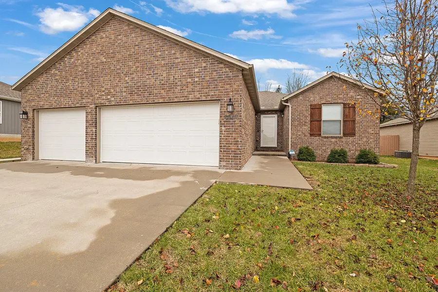 2610 W Colton Avenue, Ozark, MO 65721 - #2