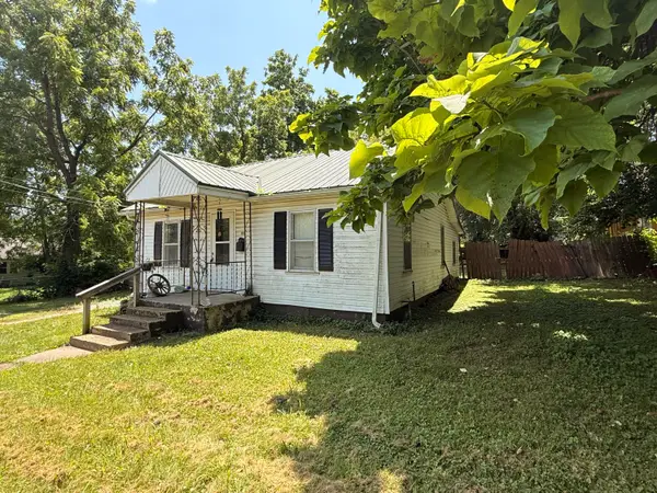 440 W 1st Street, Mountain Grove, MO 65711