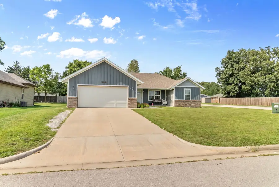 115 E Seminole Street, Strafford, MO 65757 - #3