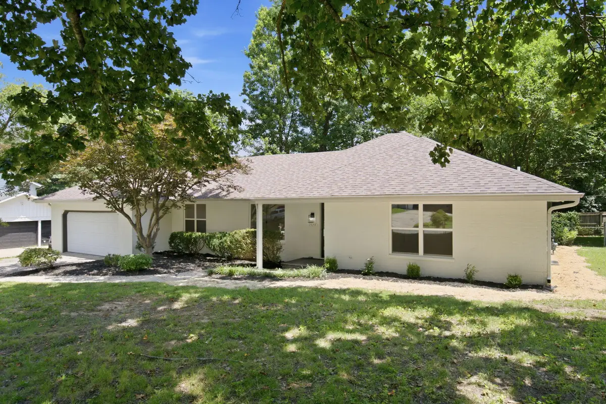 1524 S Charing Avenue, Springfield, MO 65809 - #1