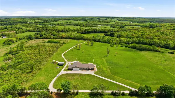 3870 S 75th Road, Dunnegan, MO 65640