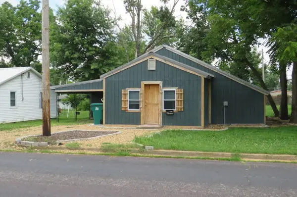 731 W North Street, Mountain Grove, MO 65711