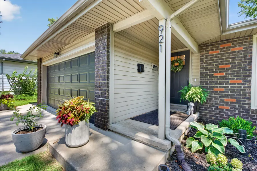 921 E Edgewood Street, Springfield, MO 65807 - #2