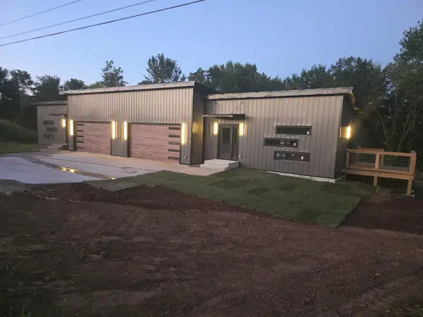 1541 N Eisenhower Street, Monett, MO 65708