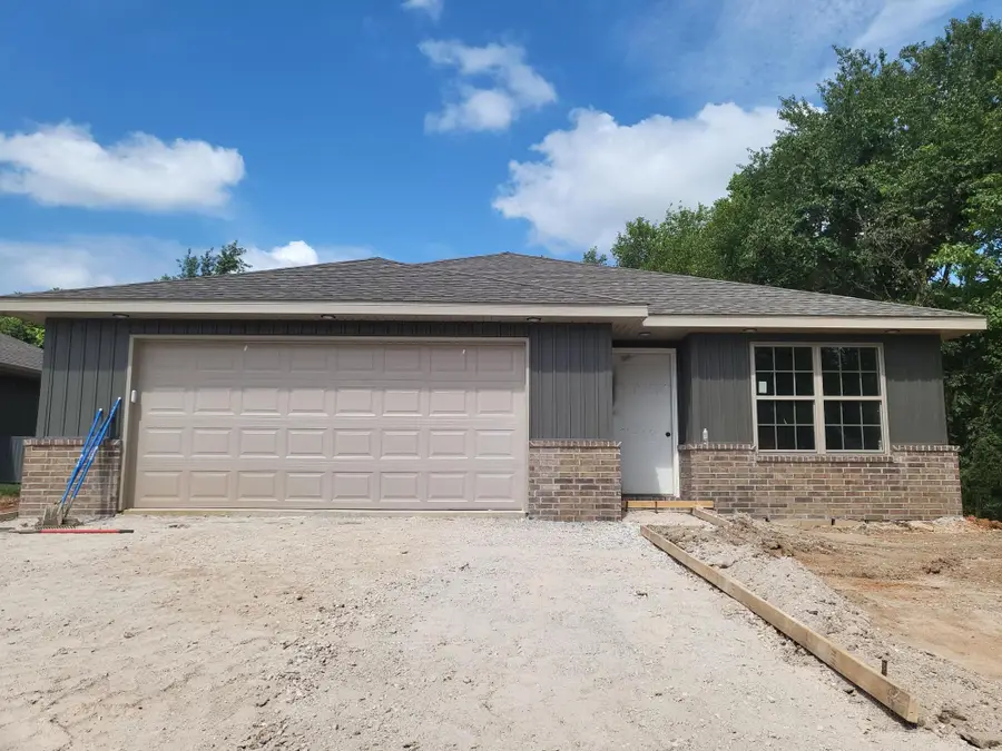 1684 Ridgemont Avenue, Monett, MO 65708 - #2