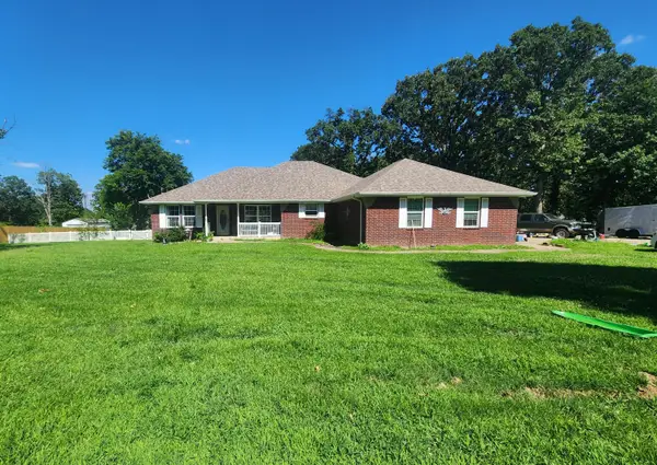 4112 S 118th Road, Bolivar, MO 65613