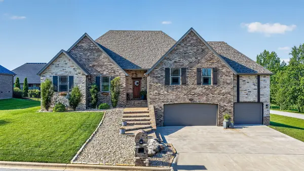 102 E Ironwood Drive, Republic, MO 65738