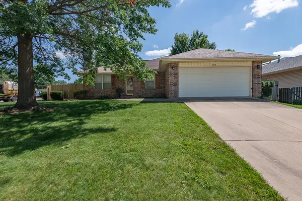 3368 W Deerfield Street, Springfield, MO 65807