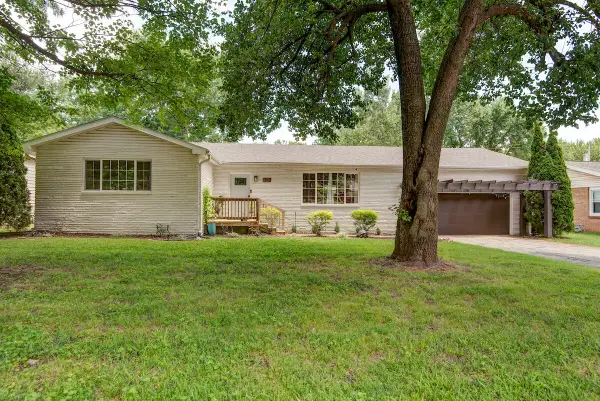 1542 S Plaza Avenue, Springfield, MO 65804