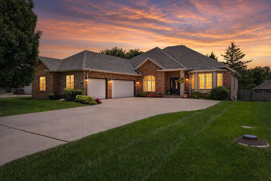 3134 W Knob Hill Street, Springfield, MO 65810 - #2