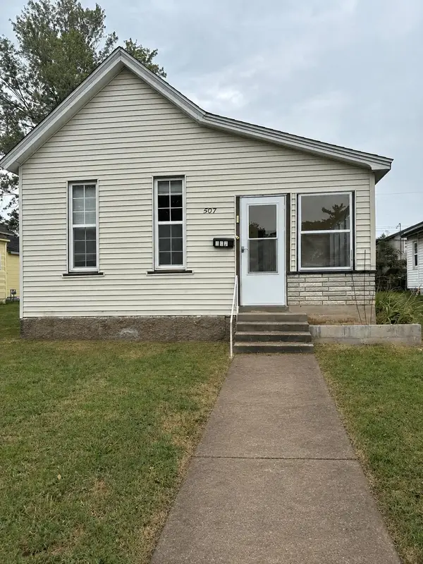 507 3rd Street, Monett, MO 65708