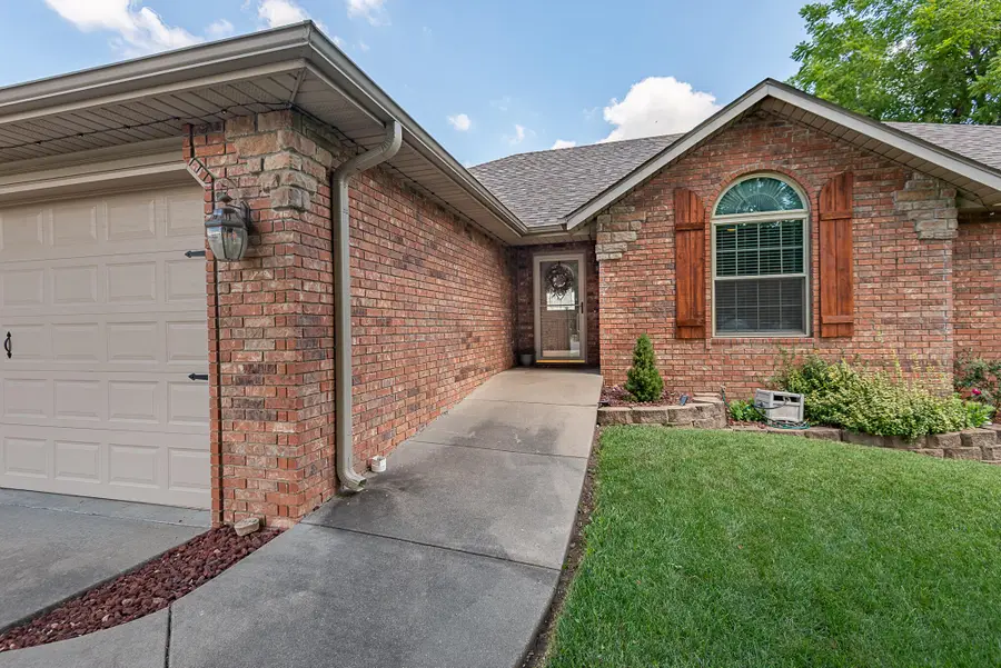 4609 W Meadowlark Street, Battlefield, MO 65619 - #3
