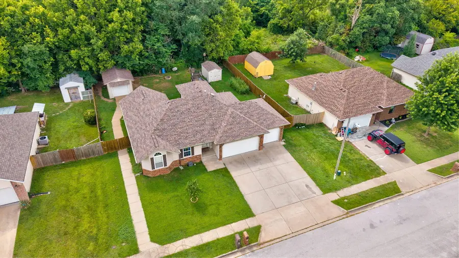 419 N Butternut Avenue, Republic, MO 65738 - #3