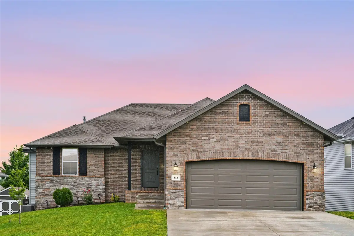 852 E Acacia Lane, Nixa, MO 65714 - #1