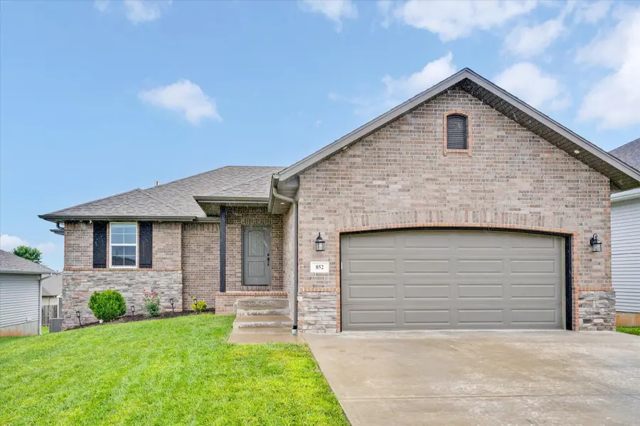 852 E Acacia Lane, Nixa, MO 65714 - #2