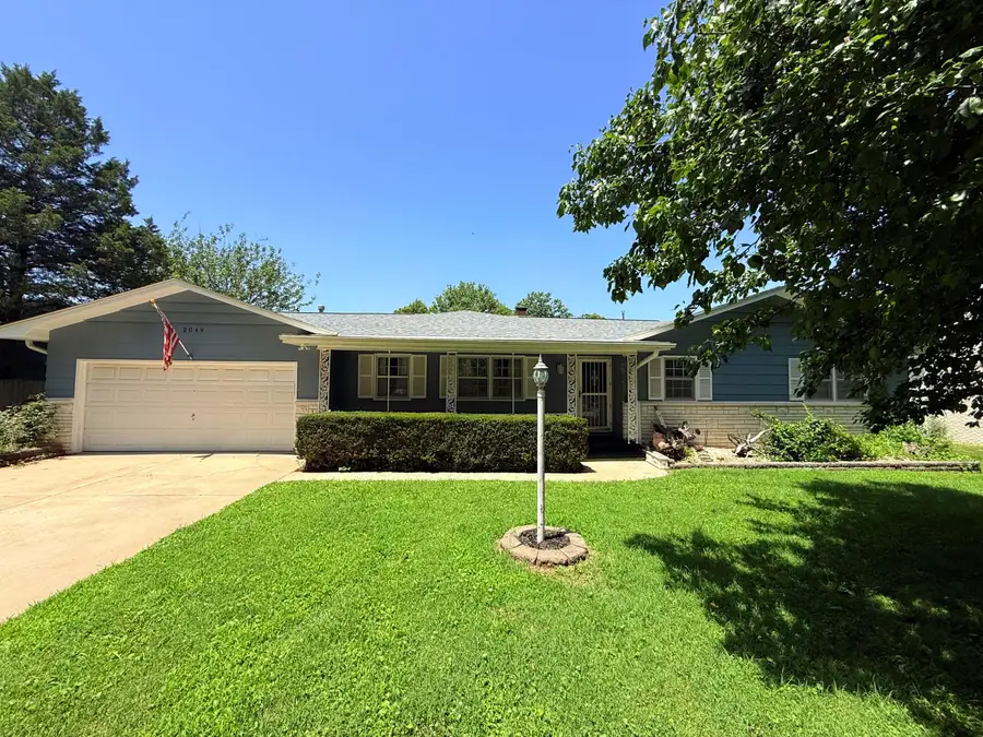 2049 S Brighton Drive, Springfield, MO 65804 - #2